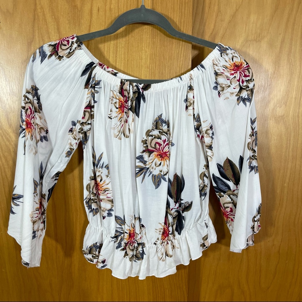 No Brand, Floral Crop Off The Shoulder Top, Size Medium! Super Cute!!